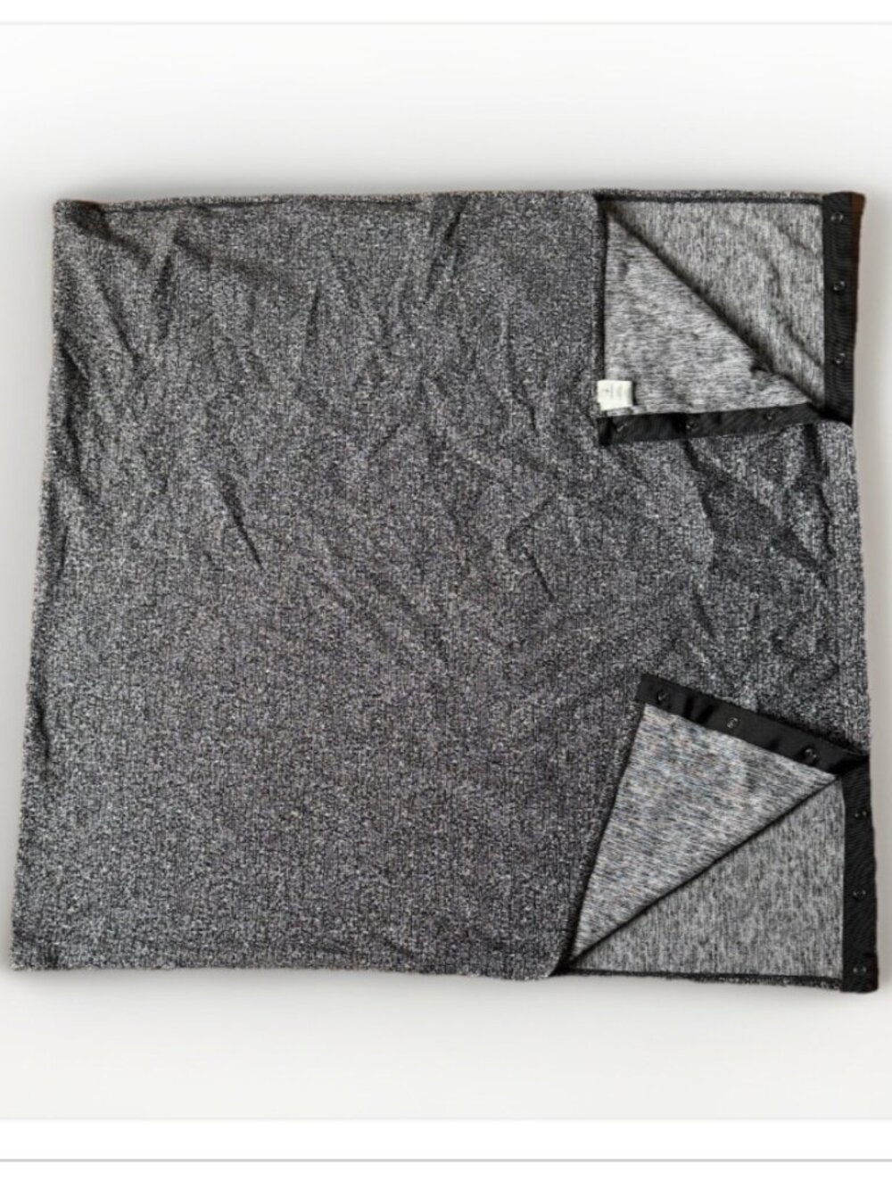 Like New Lululemon Vinyasa Scarf Wrap Black and White Reflective Tag Reversible
